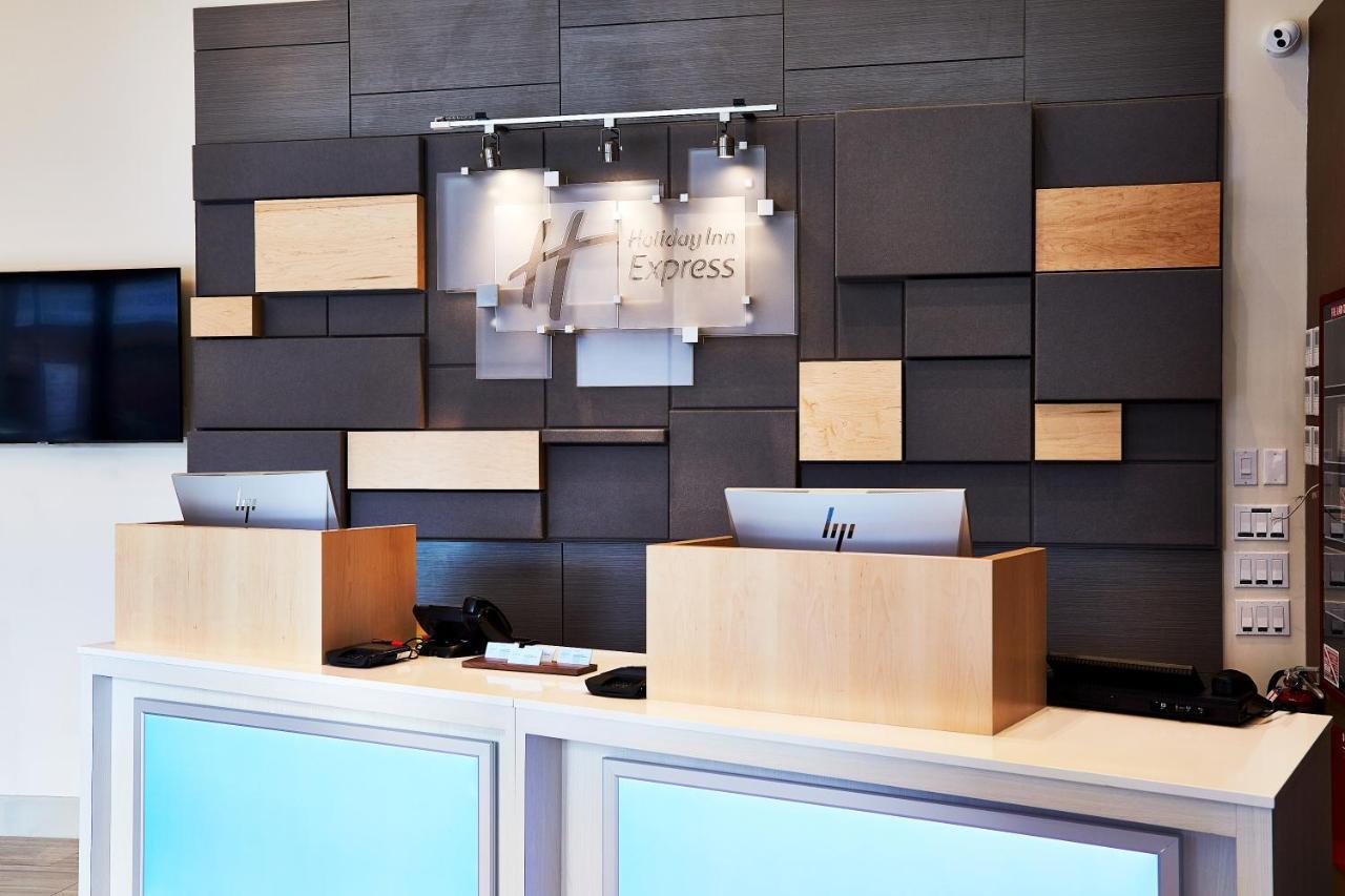 Holiday Inn Express - Nyc Brooklyn - Sunset Park By Ihg New York Bagian luar foto